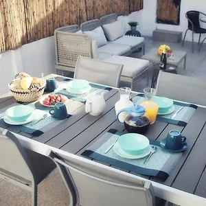 Central Olhao Home - Spacious Sunlit Patio Holiday home